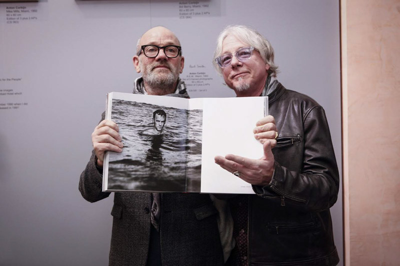 R.E.M. & Paul Smith insieme per celebrare in 25° anniversario di Automatic for The People. Le fotografie dell'album creano una linea dal design esclusivo