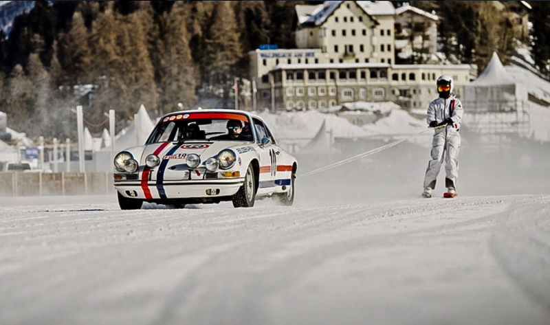 The fascination of seeing skiers towed at top speed on the track dates back to distant times. Even at the Winter Olympics in St. Moritz in 1928.GP Ice Race