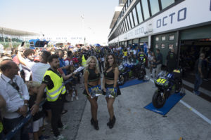 Il campionato della MotoGP è sempre più entusiasmante e mozzafiato, con i suoi sorpassi/duelli tra piloti che, soprattutto in gara, non concedono nulla.