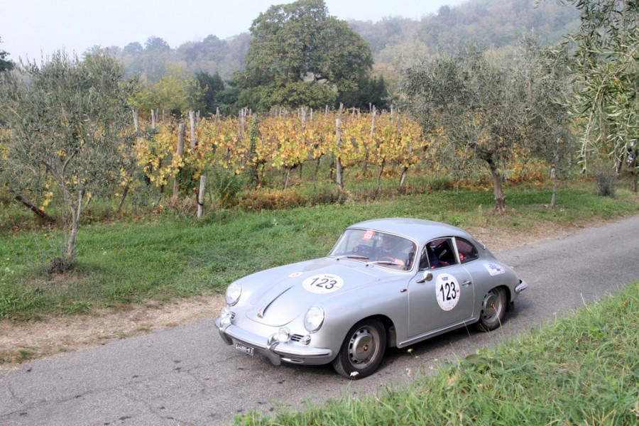 Porsche 356 "Coppa Franco Mazzotti",competizione voluta dal "Club Mille Miglia" Franco Mazzotti, in memoria del leader e fondatore della "1000 Miglia" Franco Mazzotti.