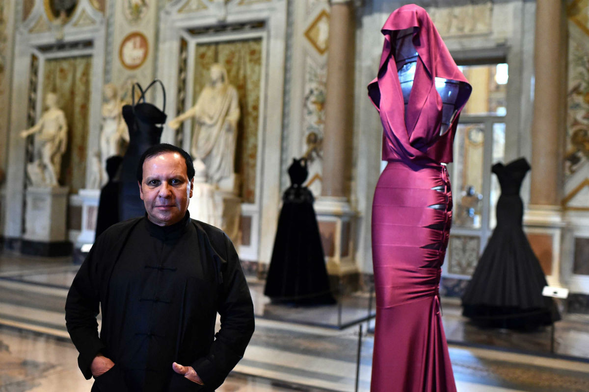 La mostra dedicata a Balenciaga e Alaia a Parigi