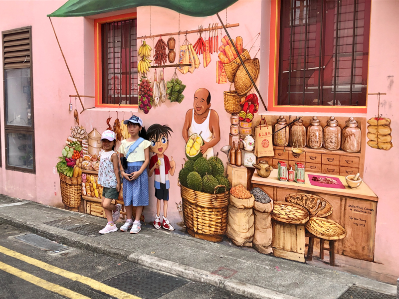 A sud della Malesia esiste una città-stato che coniuga alla perfezione tradizione e modernità: Singapore.Profuma di curry,spezie brilla di lanterne colorate