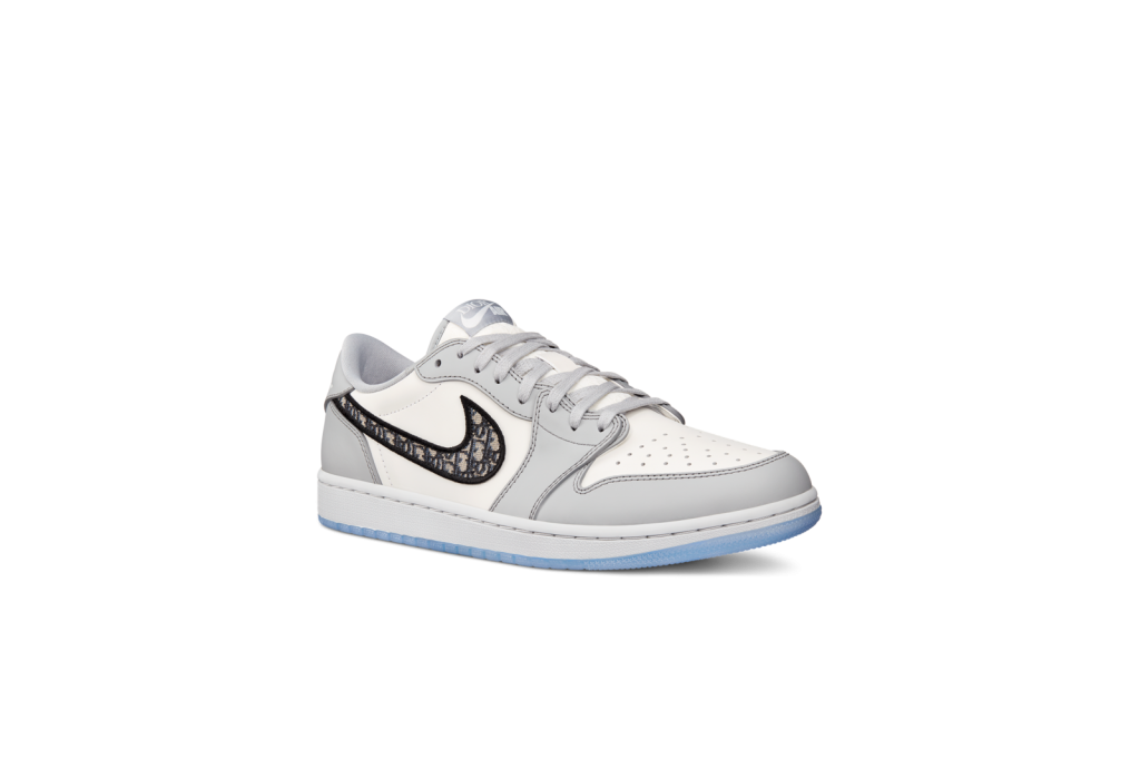 Sneaker Air Jordan 1 High OG Dior della collezione Jordan Dior