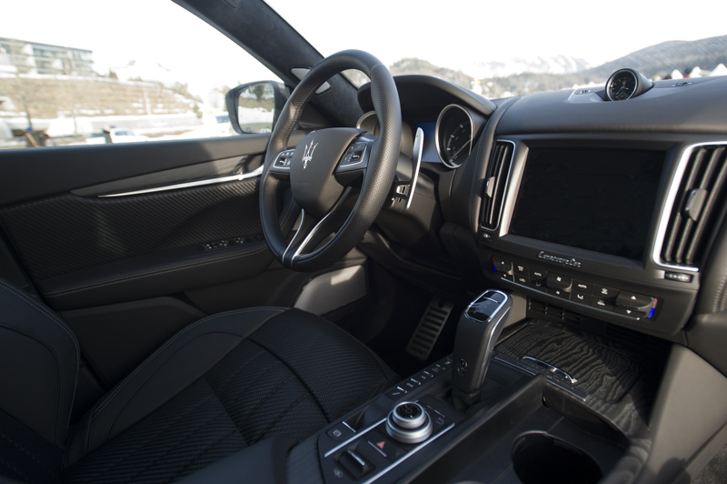 Maserati Levante S Zegna Gransport lusso, performance e design italiano