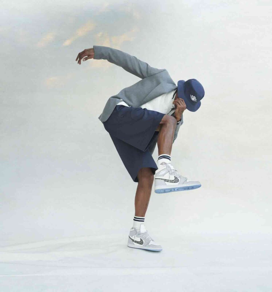 Sneaker Air Jordan 1 High OG Dior della collezione Jordan Dior