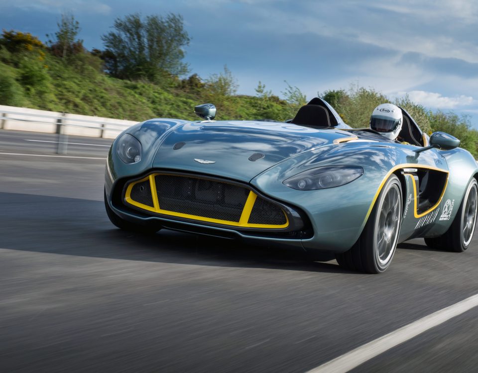 Aston Martin nuova V12 Speedster