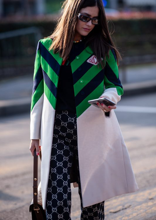 Milano fashion week iniziata, Gucci sorprende tutti, riconsiderando l'aspetto stesso di una sfilata. L'invito arriva con un messaggio vocale whatsapp.