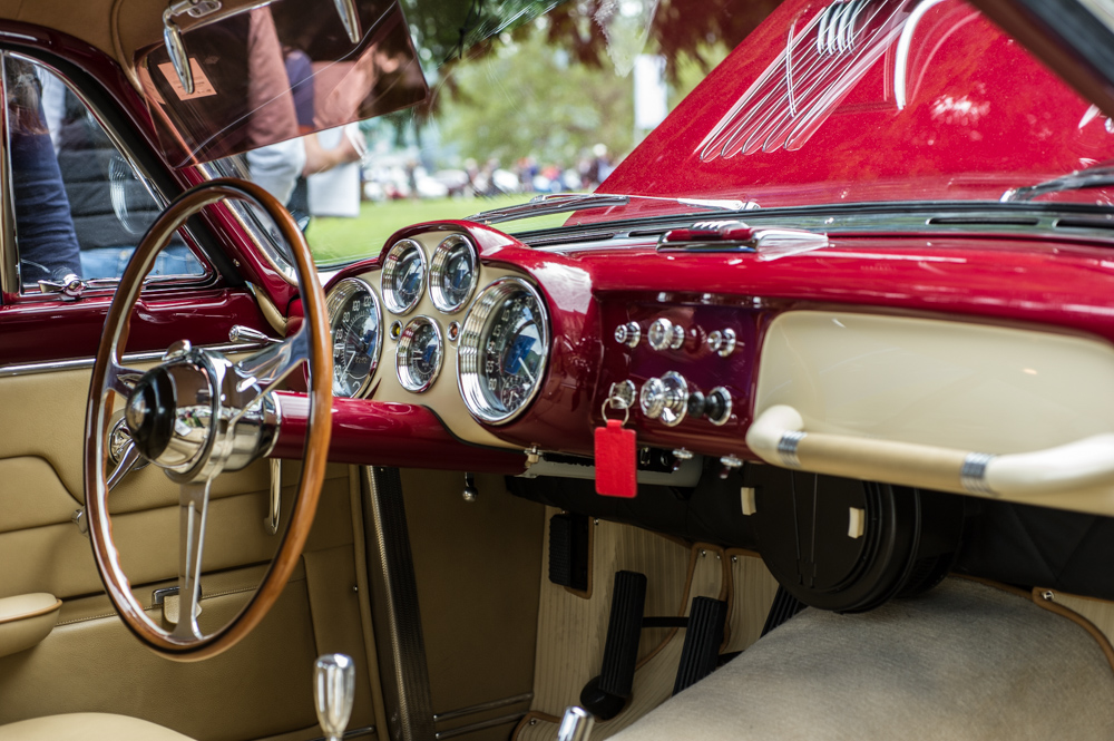 il cruscotto della Jaguar XK 120 "Supersonic" 