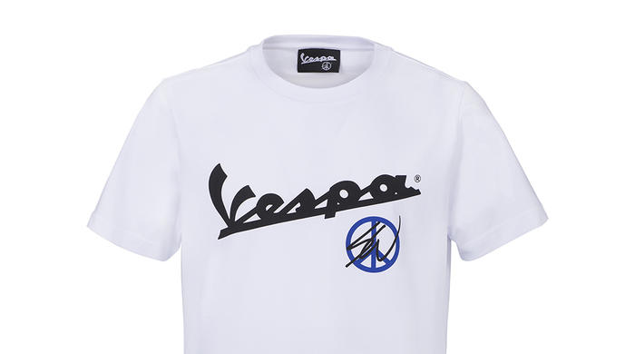 Fedele ai suoi ideali di libertà di movimento e "joie de vivre", Piaggio presenta Vespa Primavera Sean Wotherspoon e Vespa 946 Christian Dior.