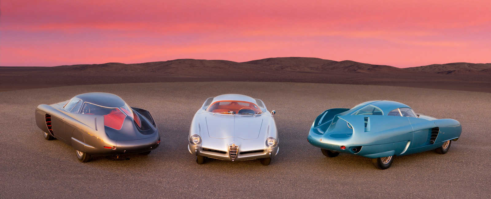 L’importante gruppo delle Alfa Romeo B.A.T. (Berlinetta Aerodinamica Tecnica), tre esemplari unici disegnati da Franco Scaglione nel ‘1953, ’54 e 55 e allestiti dalla Bertone è stato aggiudicato per 14.840.000 Dollari.