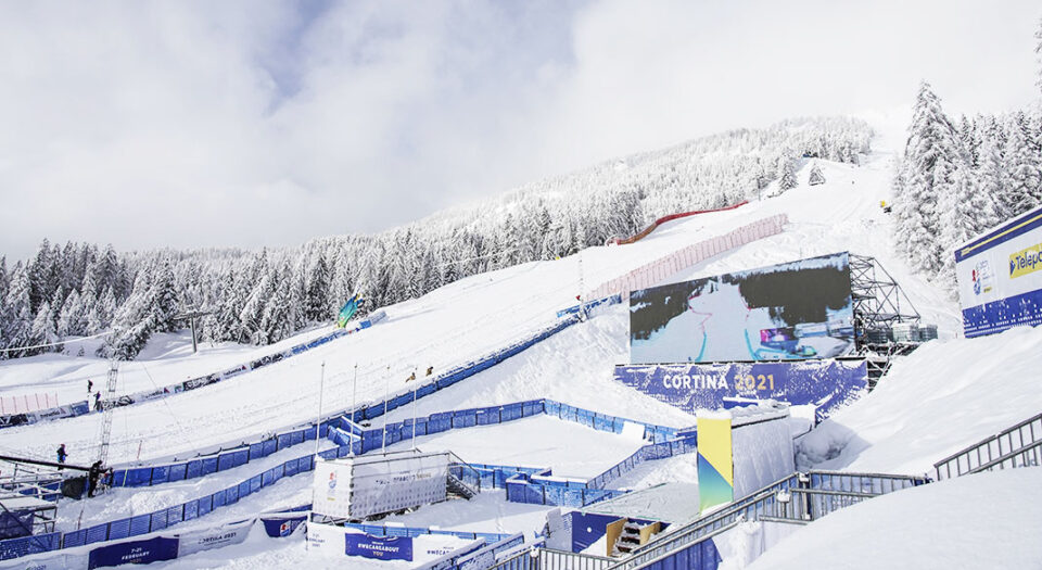 Cortina 2021 Mondiali di sci alpino, l'avventura stenta a partire. Complice ancora le condizioni meteo che ne posticipano ancora l'avvio.