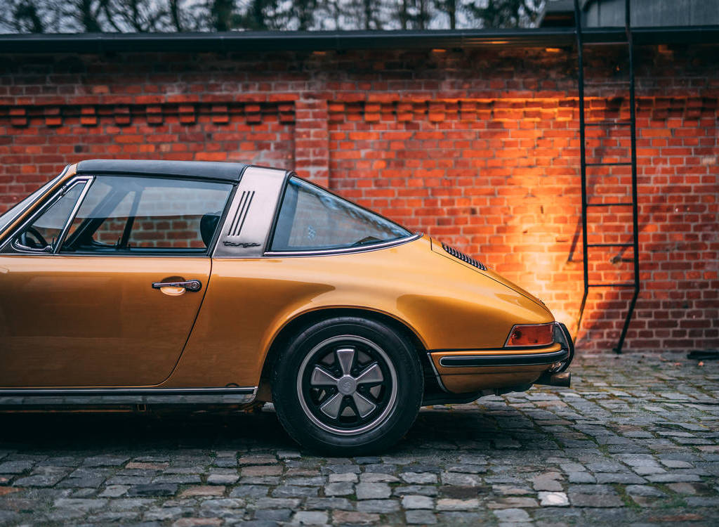 Le gold cars a Parigi, il prossimo 13 febbraio si inaugura l'annuale asta di auto da collezione, nuove e d'epoca, organizzata da RM Sotheby's. 