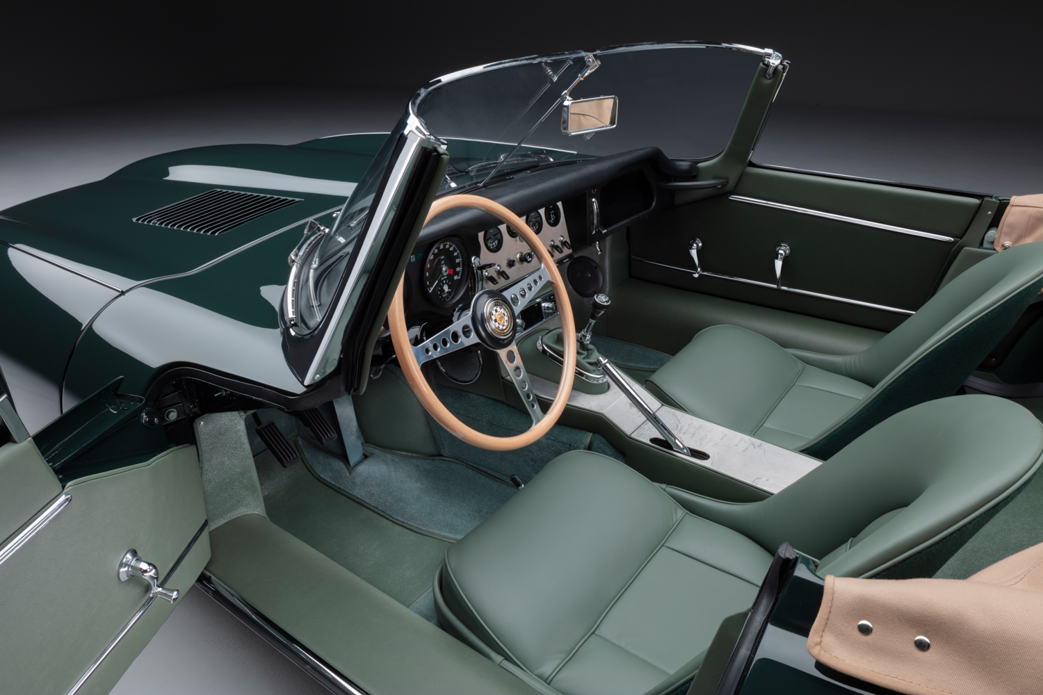 Jaguar E-type coupè 60 collection 2021 interni