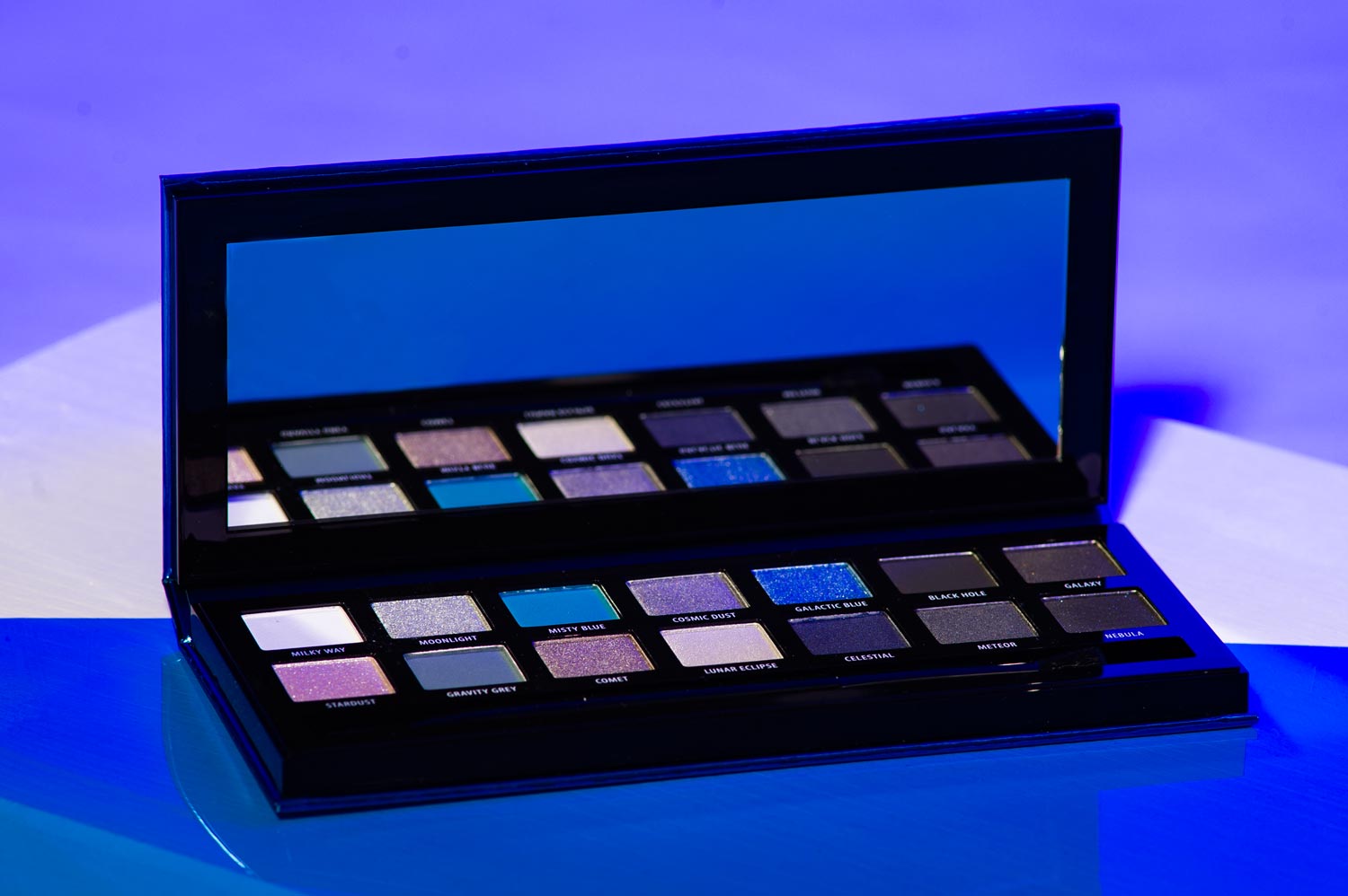 DOUGLAS Interstellar Smokey Eyeshadow palette