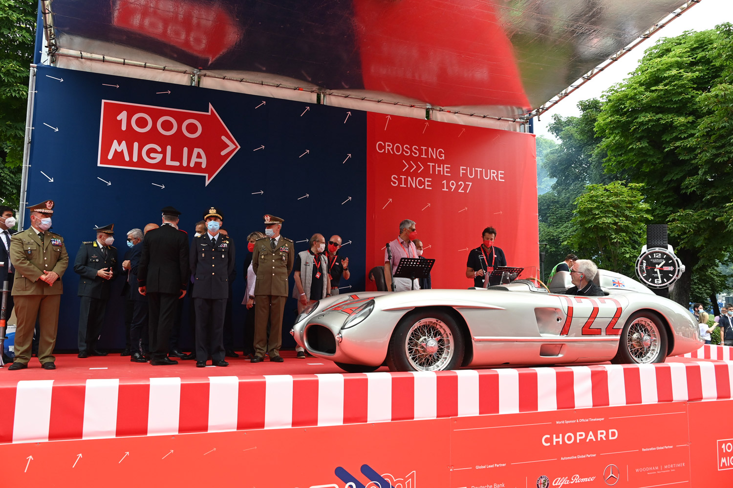 La 1000 Miglia corsa storica più bella del mondo giunta alla sua 39ª edizione è ufficialmente iniziata. Novità il percorso in senso antiorario