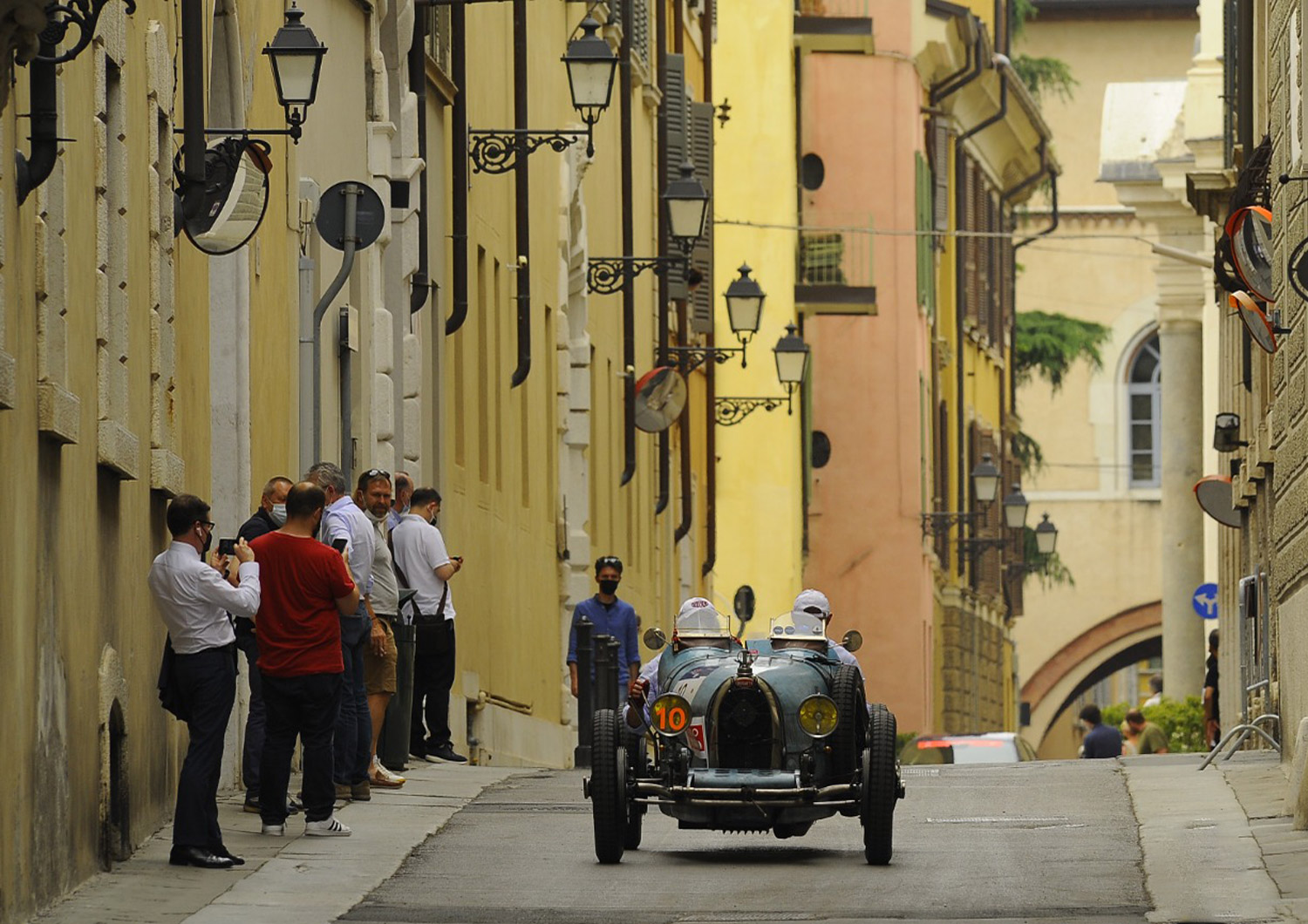 L' Alfa 6C 1750 Super Sport del 1929 con il numero 43 dell'equipaggio composto da Vesco/Salvinelli, vince la 39ª edizione della 1000 Miglia. 