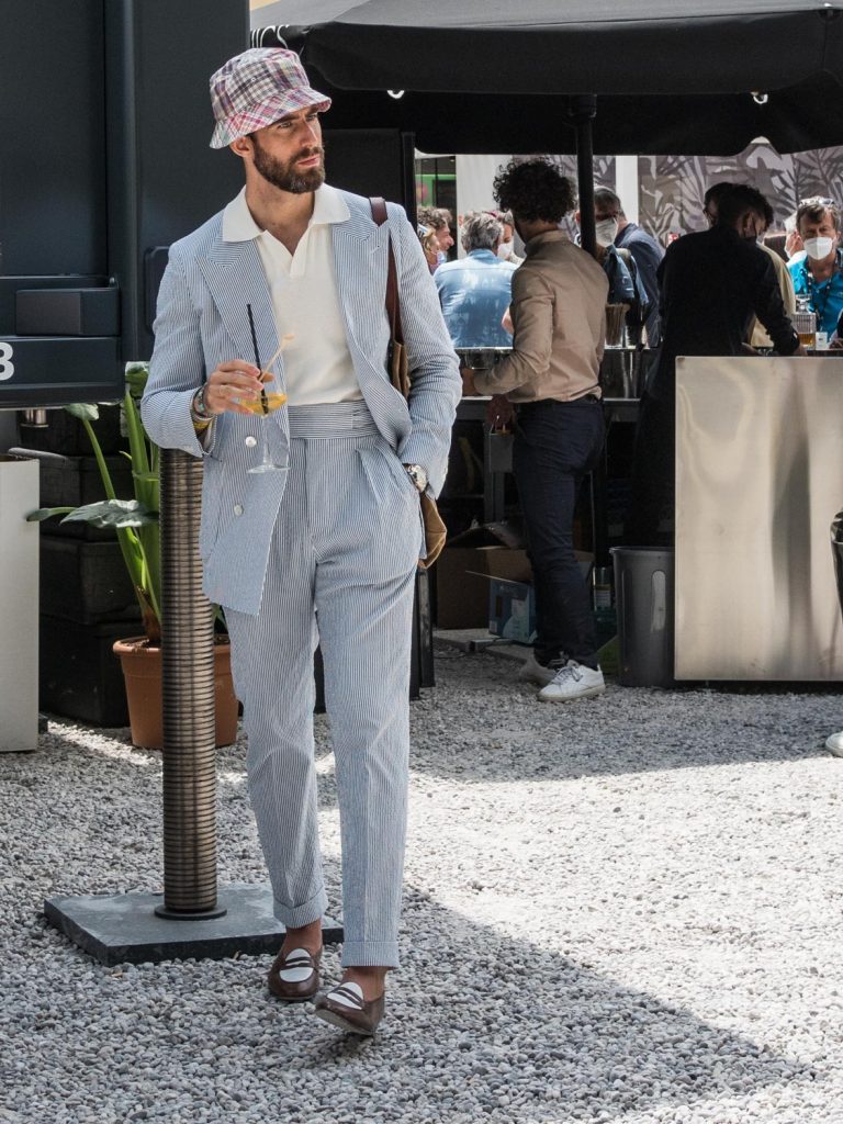 Pitti Immagine Uomo finalmente torna in presenza, e celebra la sua 100ª edizione. Tema di quest'anno sarà proprio il numero 100. 