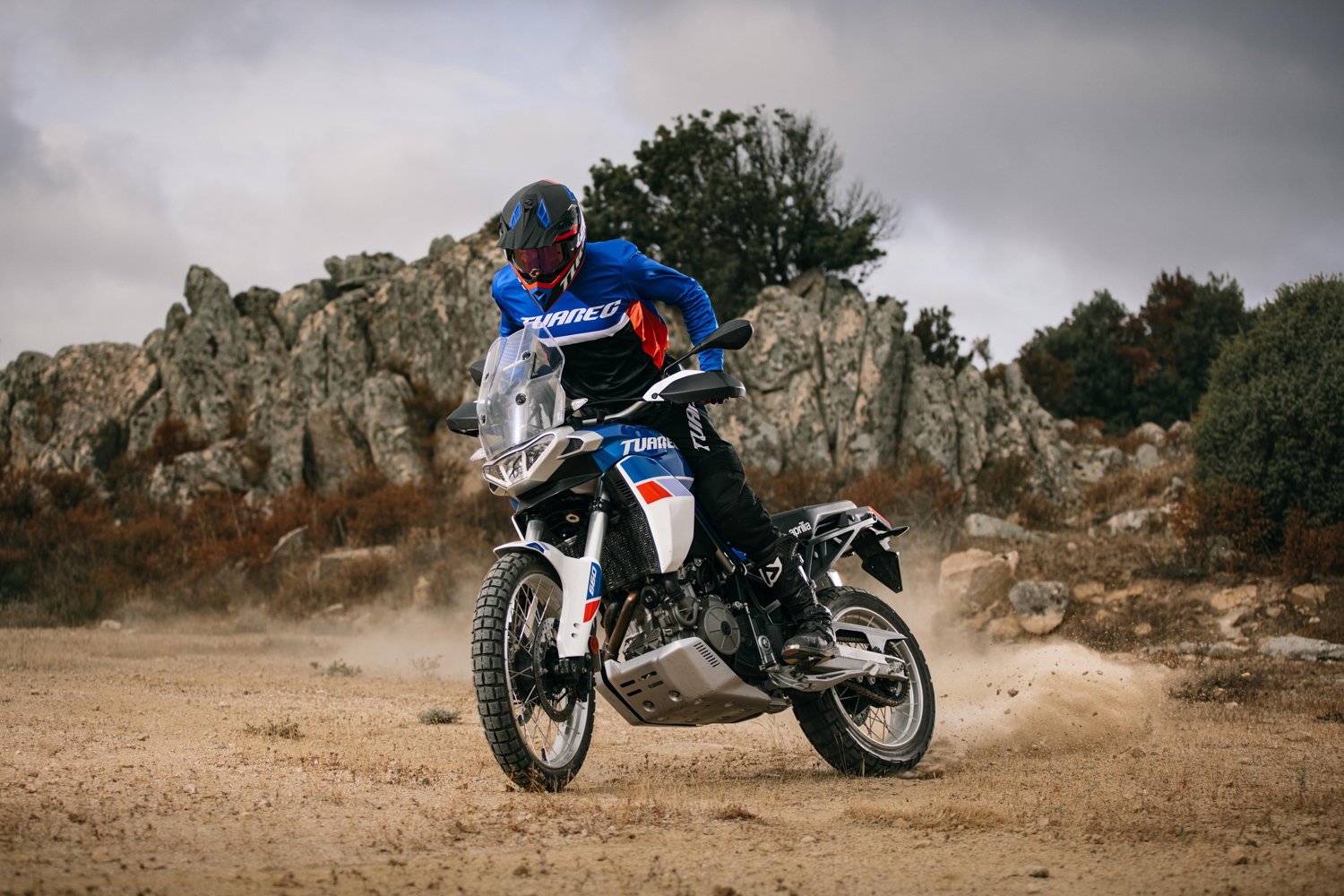Aprilia Tuareg 660 è il nuovo modello della casa di Noale che riporta in voga moto e nome che ha fatto innamorare generazioni di motociclisti