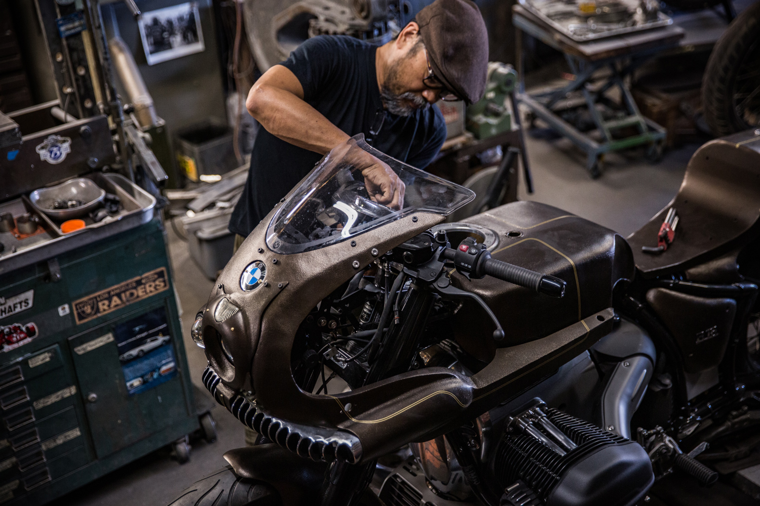 Shinya Kimura è il customizer giapponese, che ha realizzato la terza trasformazione della BMW R18, e l'ha chiamata "The Wal", Balena.