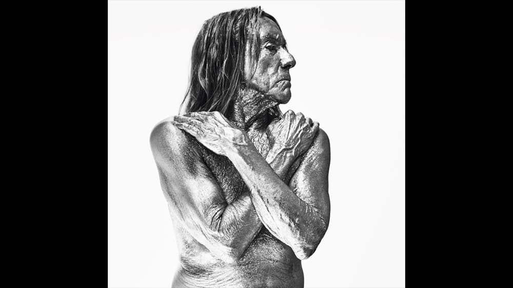 Bryan Adams per The Call 2022 il famoso calendario Pirelli