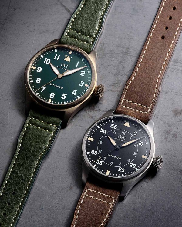 Spitfire sono due nuovi modelli che arricchiscono la collezione Big Pilot’s Watch 43 di IWC Schaffhausen di chiara ispirazione militare.