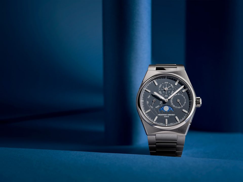 Frederique Constant, manifattura orologiera svizzera, propone una nuova versione dell'Highlife Perpetual Calendar Manufacture.  