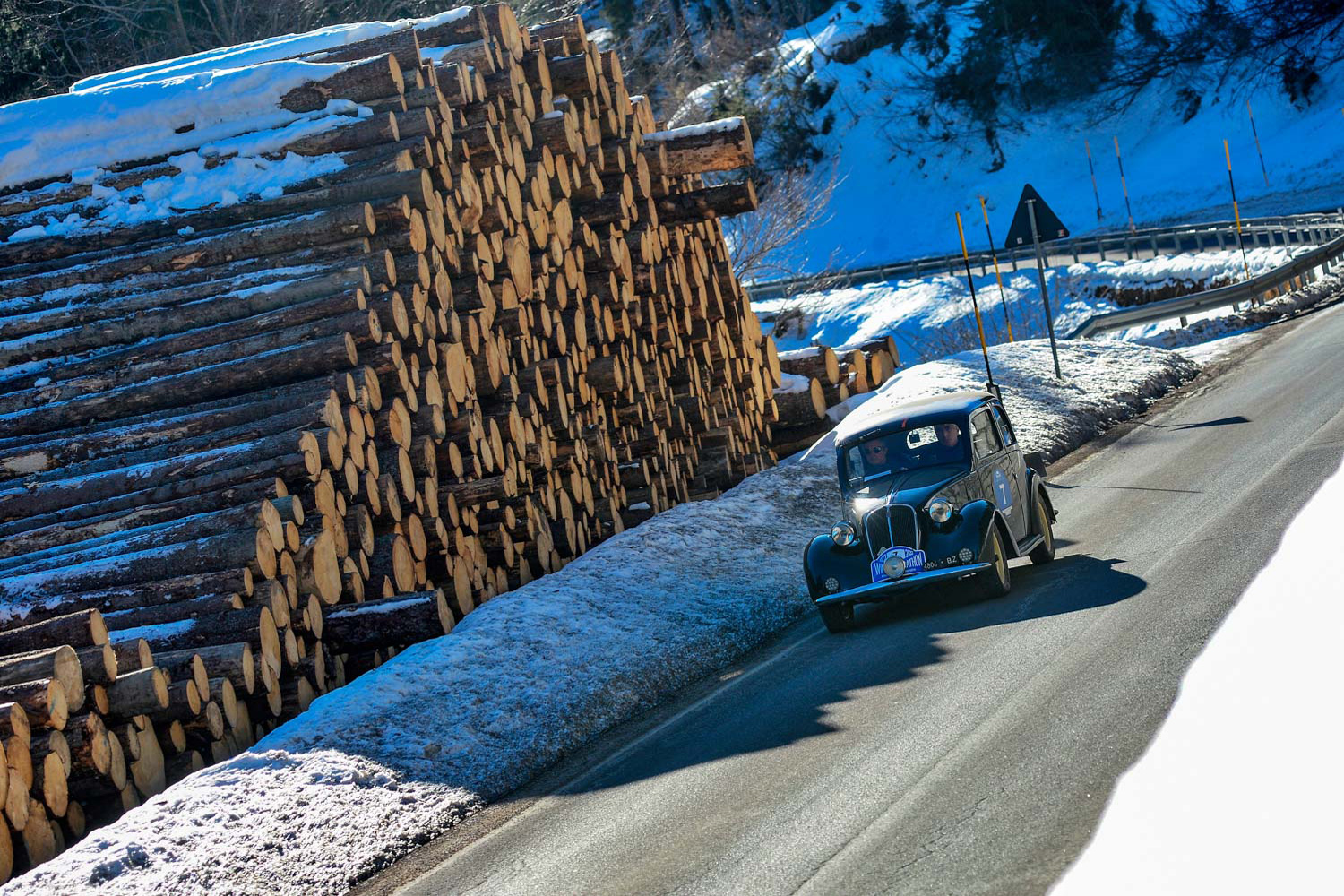 la Fiat 508C, del 1938, guidata dell'equipaggio Aliverti-Valente