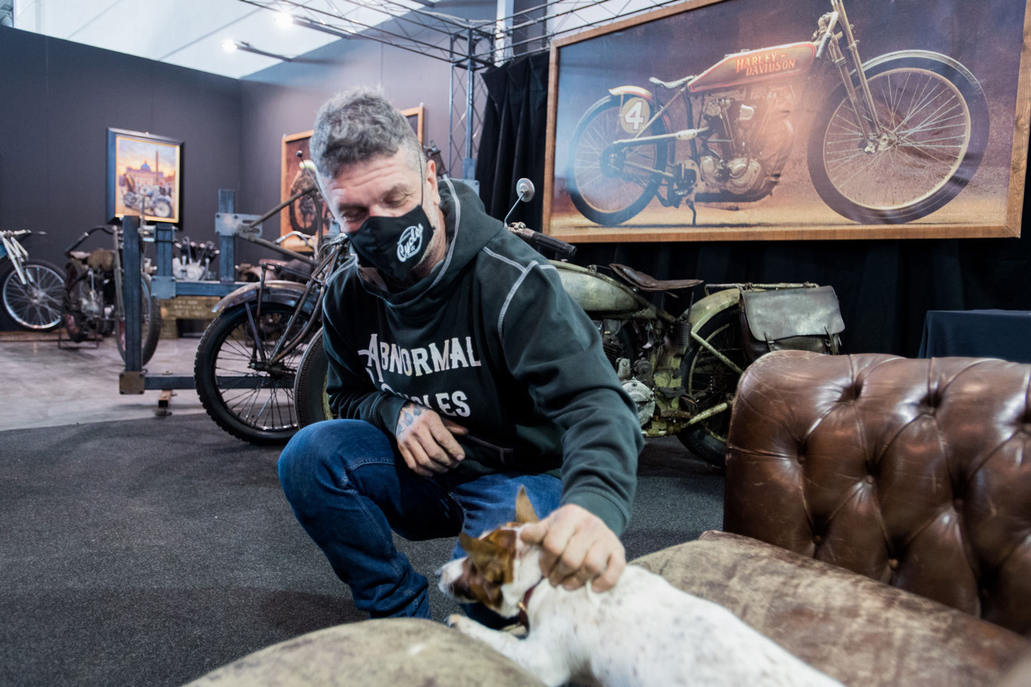 Samuele Reali di Abnormal Cycles è quello che si può definire, a tutti gli effetti, un arista delle motociclette.