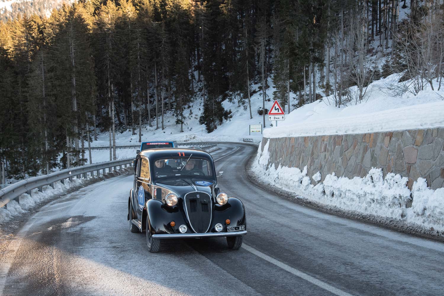 la Fiat 508C, del 1938, guidata dell'equipaggio Barcella-Guidotti