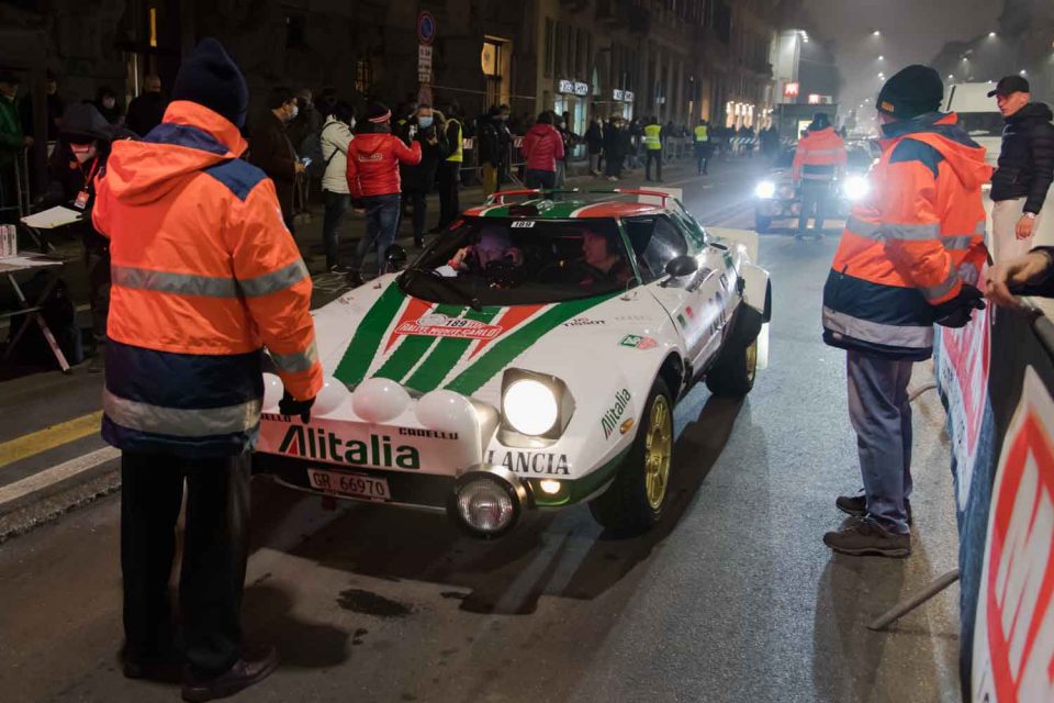 La XXVI edizione del Rallye Monte Carlo Historique si apre oggi con la rombate partenza dei veicoli storici da Milano. 