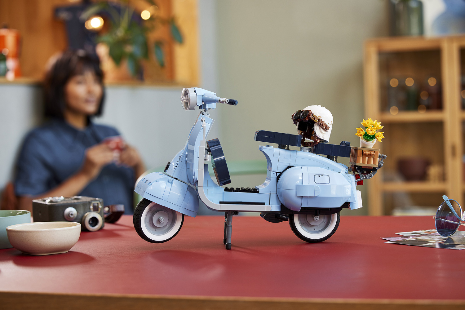 Lego Vespa è l'incontro tra due brand eccellenti per celebrare quello che è l'emblema, lo status simbol, del "made in Italy" la Vespa. 