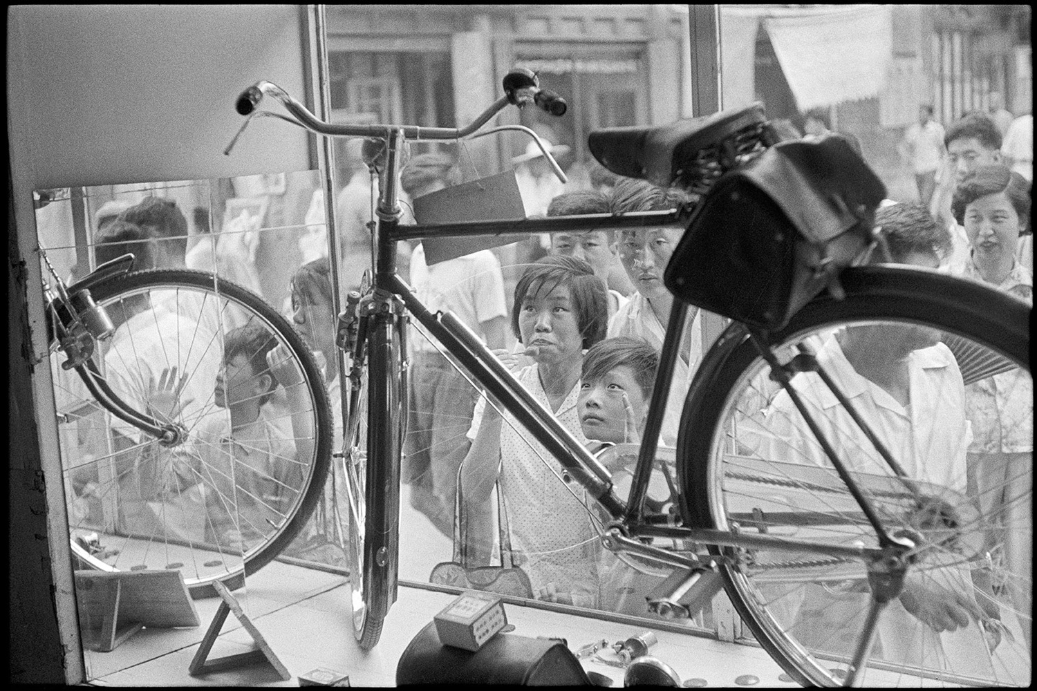  Peking, July 1958 Negozio di biciclette