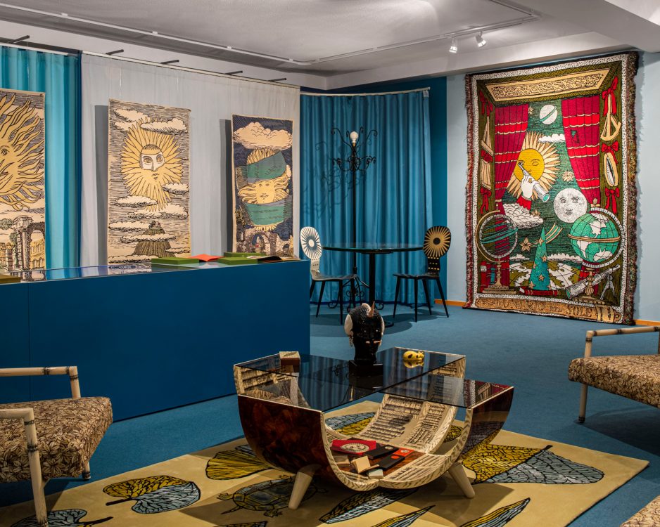 Fornasetti Il Lunario del Sole è un progetto che comprende una serie di dodici arazzi dal nome "dodici mesi e dodici soli".