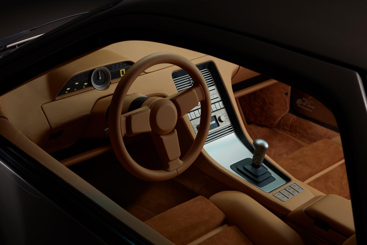 Nardone Automotive rivela, in occasione del Salone del Mobile di Milano, la Porsche 928 interpretandola secondo il suo stile.