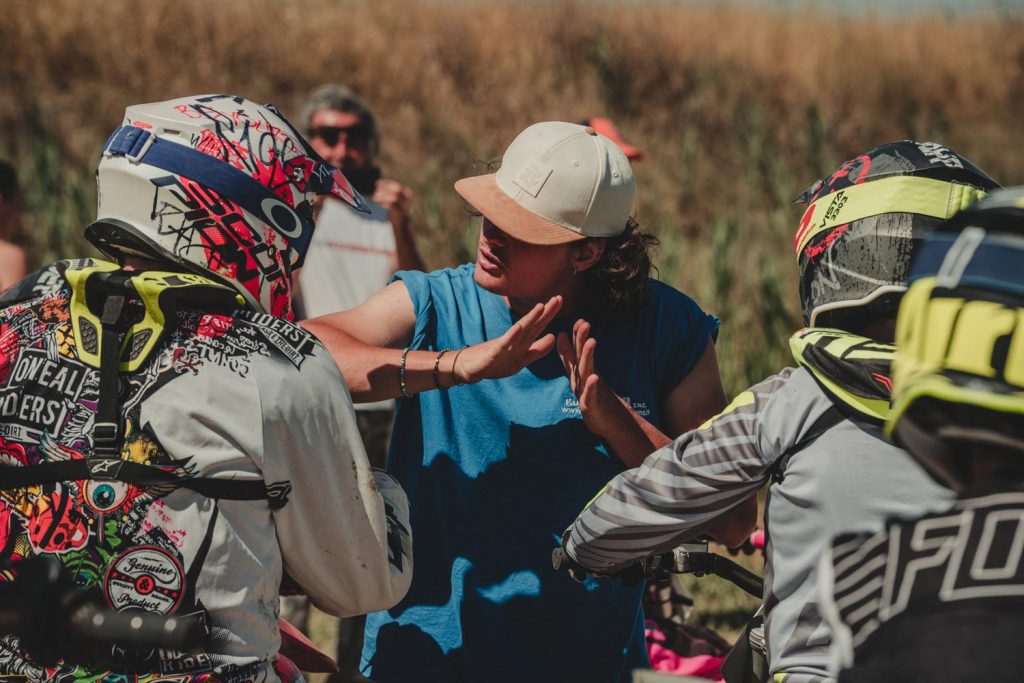 Flat track cup