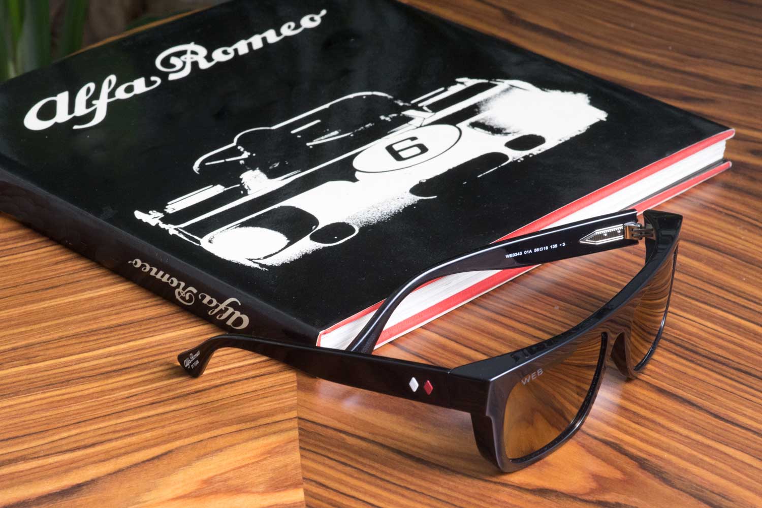 Alfa Romeo F1 Team occhiali da sole con  Web Eyewear