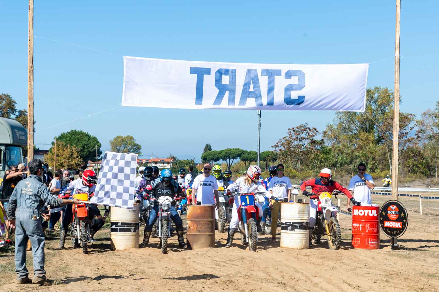 Il Vintage Rally Enduro è una delle tante "folgoranti" avventure che si possono vivere durante i 3 giorni del festival Wheels and Waves. 
