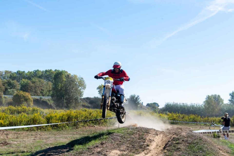 Il Vintage Rally Enduro è una delle tante "folgoranti" avventure che si possono vivere durante i 3 giorni del festival Wheels and Waves. 