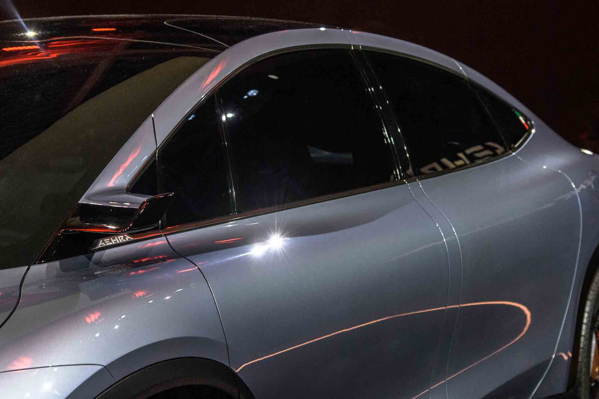 AEHRA è l'auto elettrica futurista che cambia le regole del gioco, sconvolgendo e reinventando lo stesso gioco. 