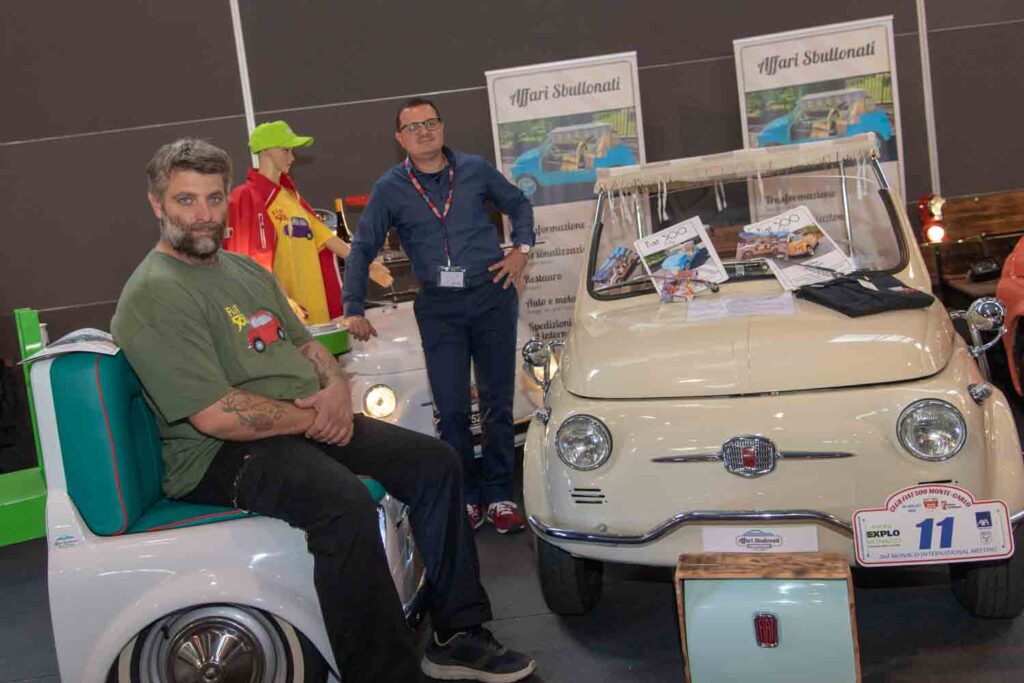 Affari Sbullonati è l'officina di David e Fabio, amici prima che soci, dedicata al restauro e alla vendita di auto d'epoca, con sede a Roma. 