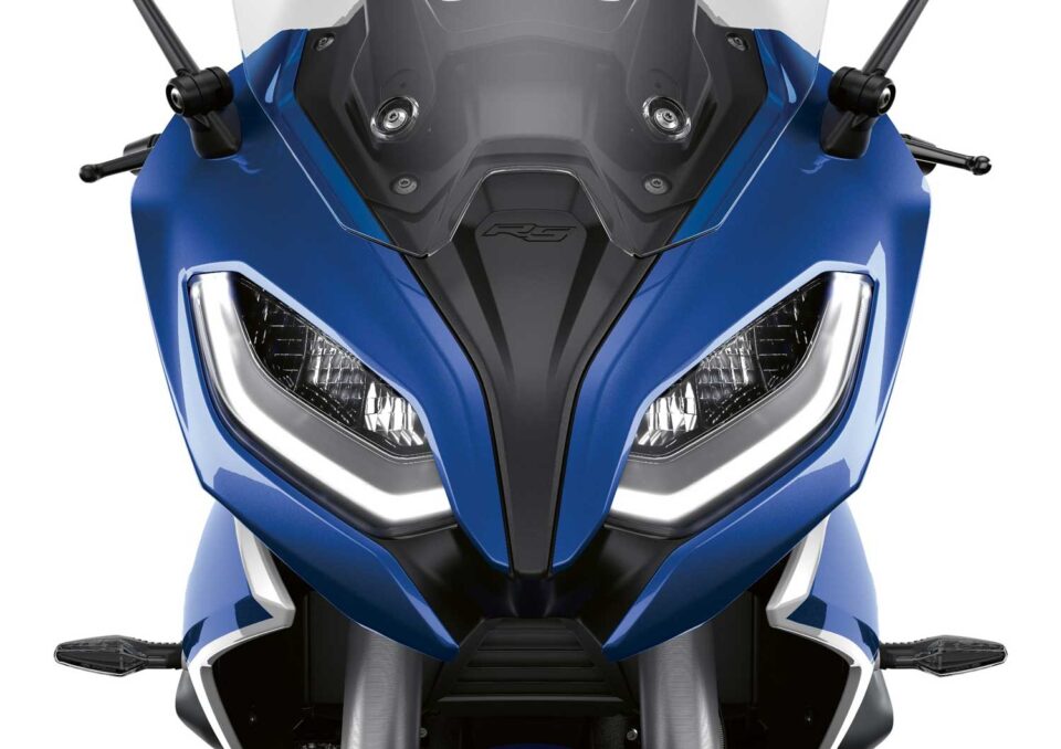 La BMW R 1250 RS è per antonomasia sinonimo di turismo sportivo in combinazione col l'affermato motore boxer BMW.