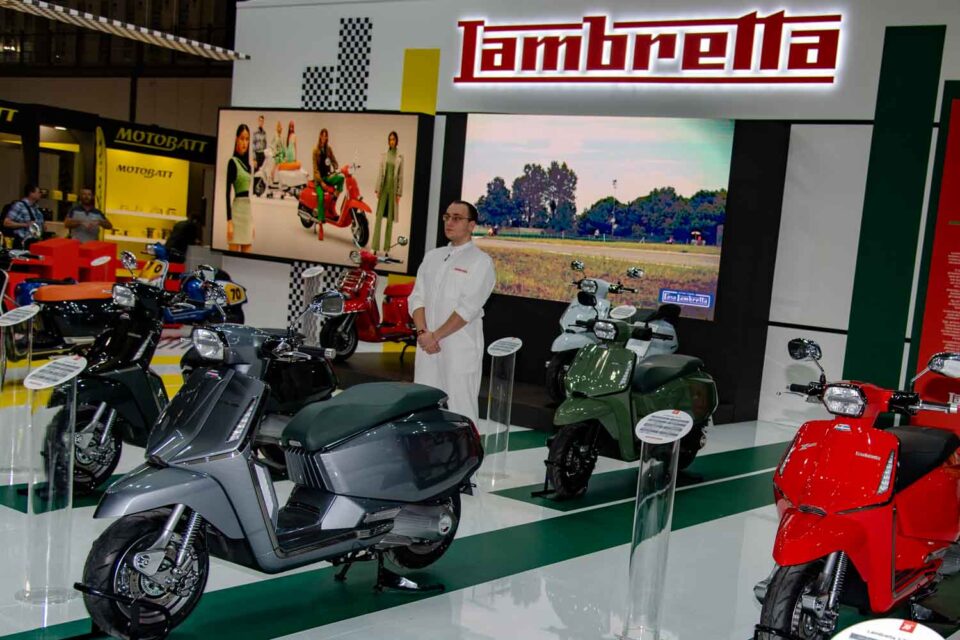 Lambretta, storico ed iconico brand milanese, raggiunge il suo 75° compleanno e festeggia presentando ad di Eicma 2022 il nuovo X125. 