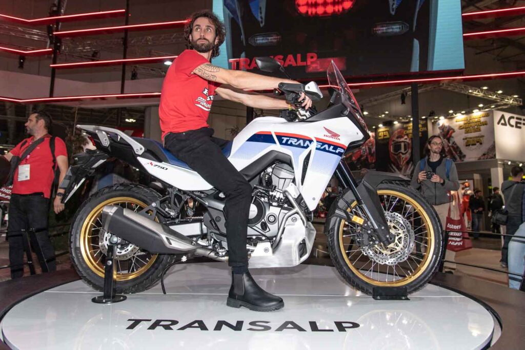 Le novotà Eicma 2022. Giunta alla sua 79ª edizione, inizia oggi con la prima delle giornate dedicate alla stampa ed operatori del settore