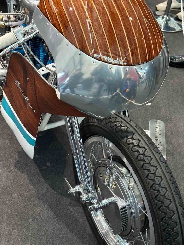 Hazard Motorcycle con la GhisaRama lascia un segno indelebile al MBE 2023 e vince persino il premio MBE Award King of Custom.