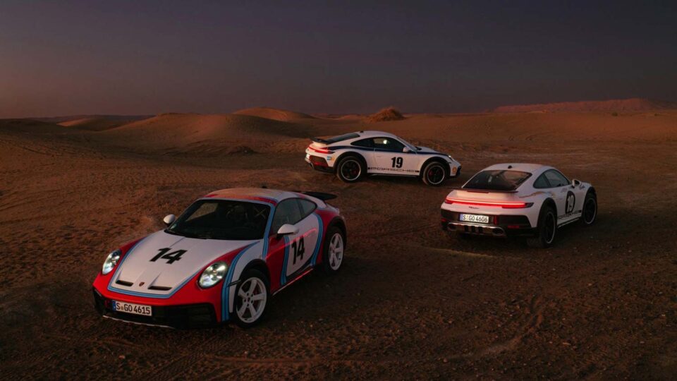 La Porsche 911 Dakar è, tra tutti i modelli 911, la più particolare. La casa per impreziosirne ancora più la linea, propone 3 storiche livree.