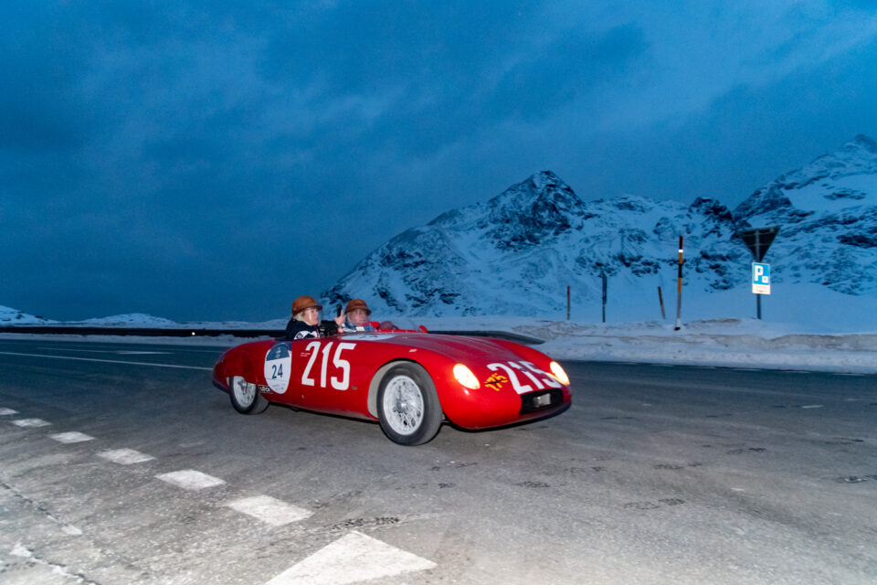 La Coppa delle Alpi 2023, competizione invernale di regolarità per auto storiche è partita ieri con il consueto prologo di Brescia. 
