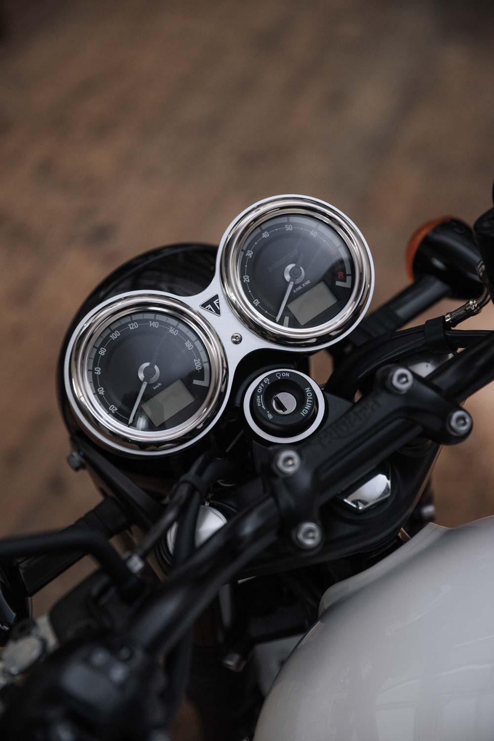 Bonneville T120 BLACK DGR EDITION è il nuovo modello di Triumph per celebrare 10 anni di collaborazione con THE DISTINGUISHED GENTLEMAN'S RIDE