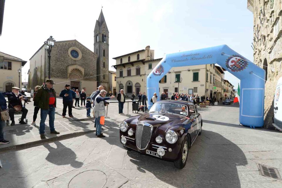 Il Circuito Stradale del Mugello 2ª edizione si è svolto nel fine settimana conclusivo di aprile. Partenza dalla bellissima città di Firenze.