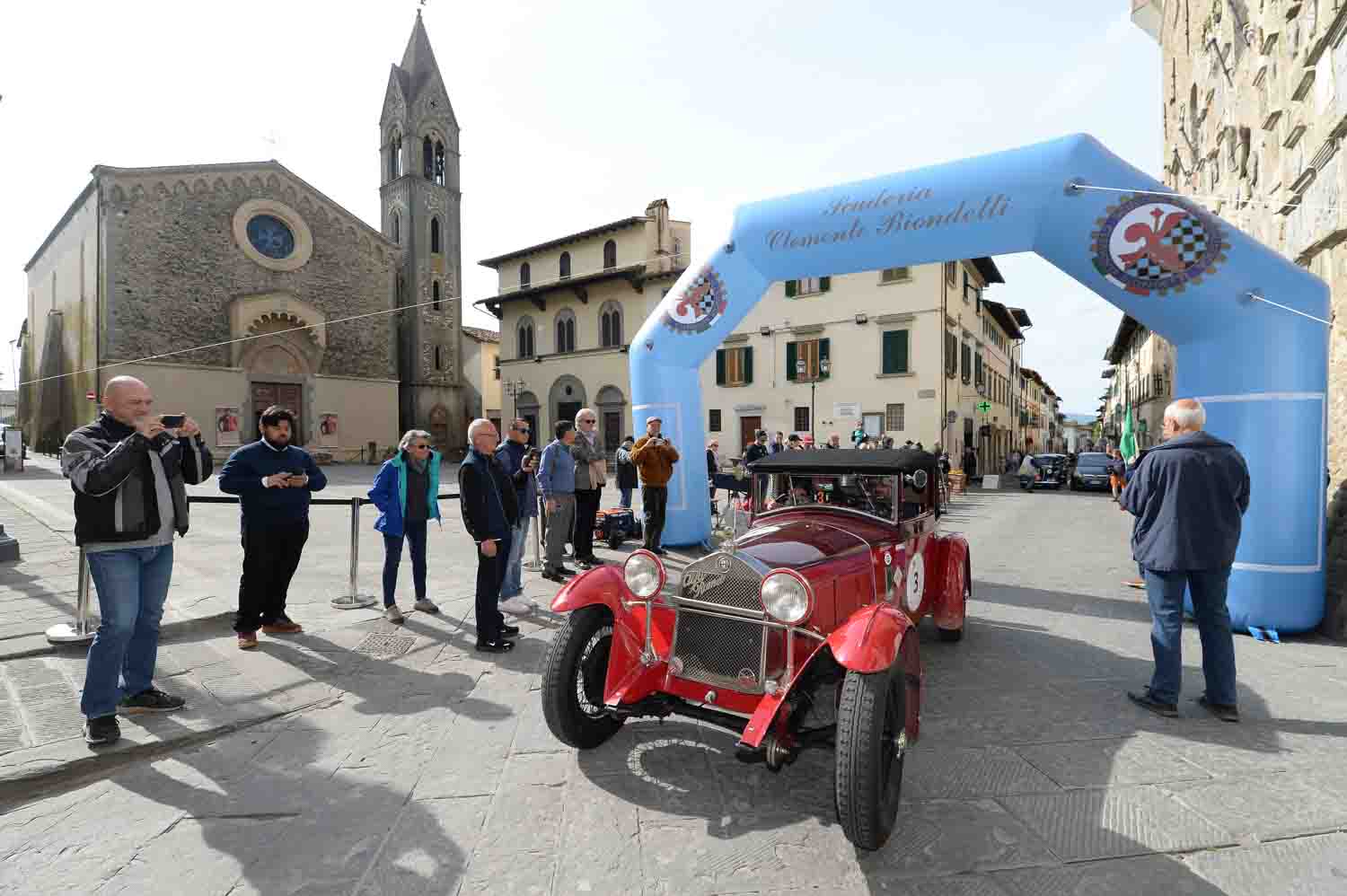 Il Circuito Stradale del Mugello 2ª edizione si è svolto nel fine settimana conclusivo di aprile. Partenza dalla bellissima città di Firenze.