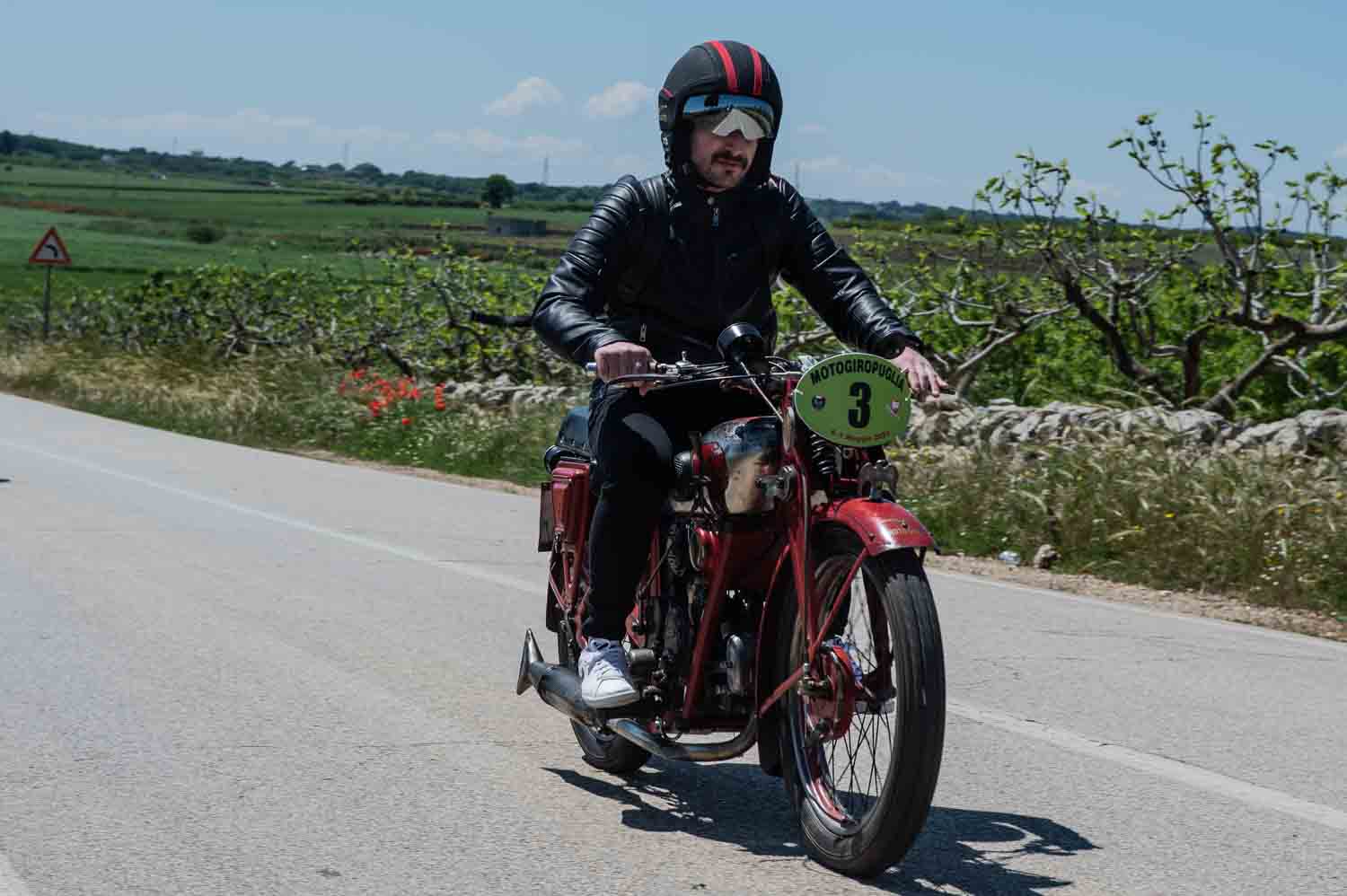 MotoGiro Puglia 2023 è uno degli eventi a calendario nazionale ASI, organizzato per riunire appassionati di moto d'epoca.